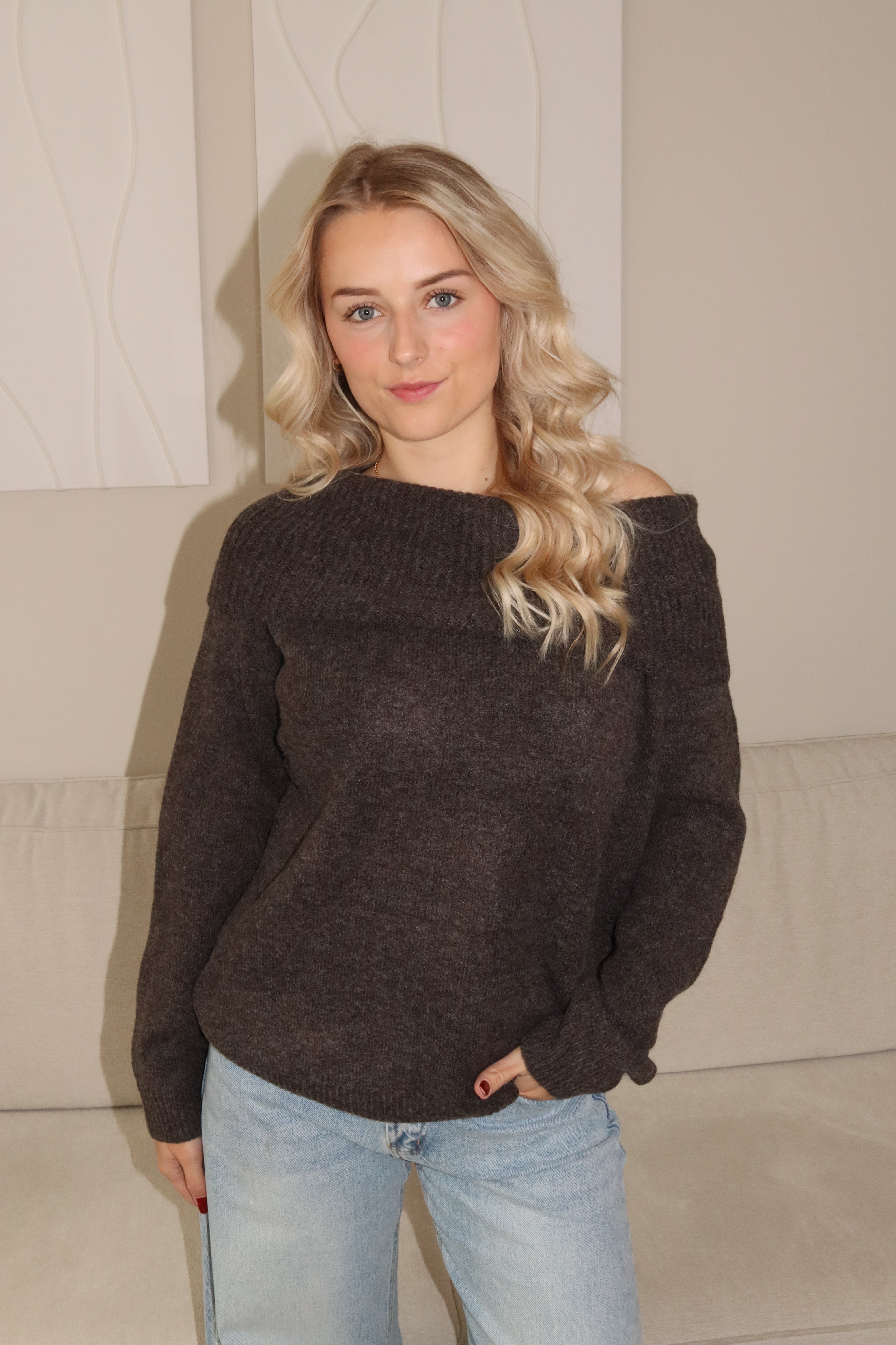 Yara off shoulder knit
