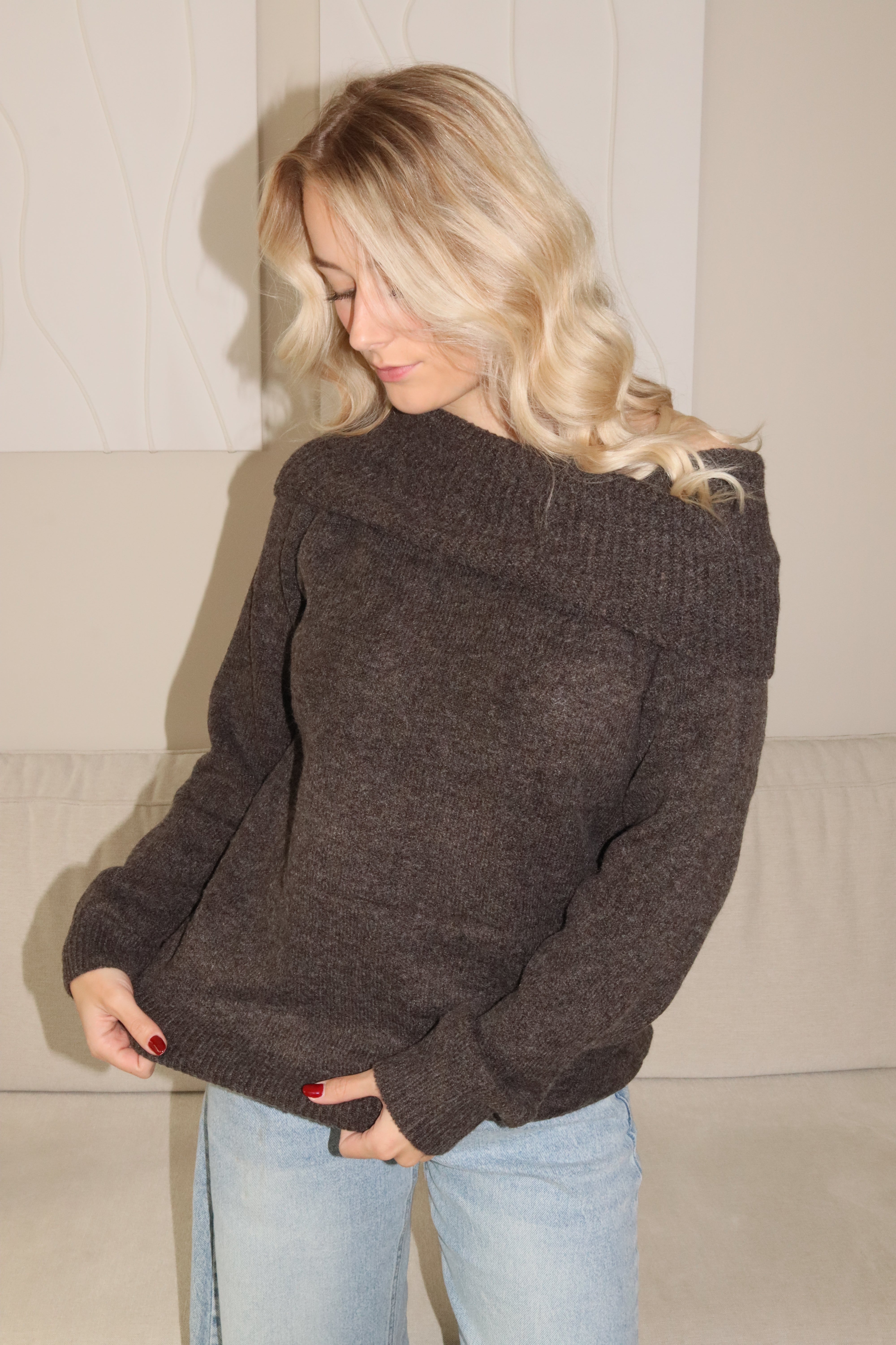 Yara off shoulder knit